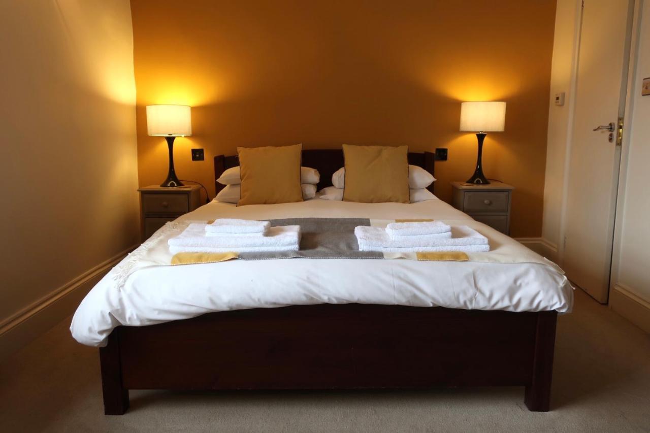 The Lamb Inn Crediton Esterno foto
