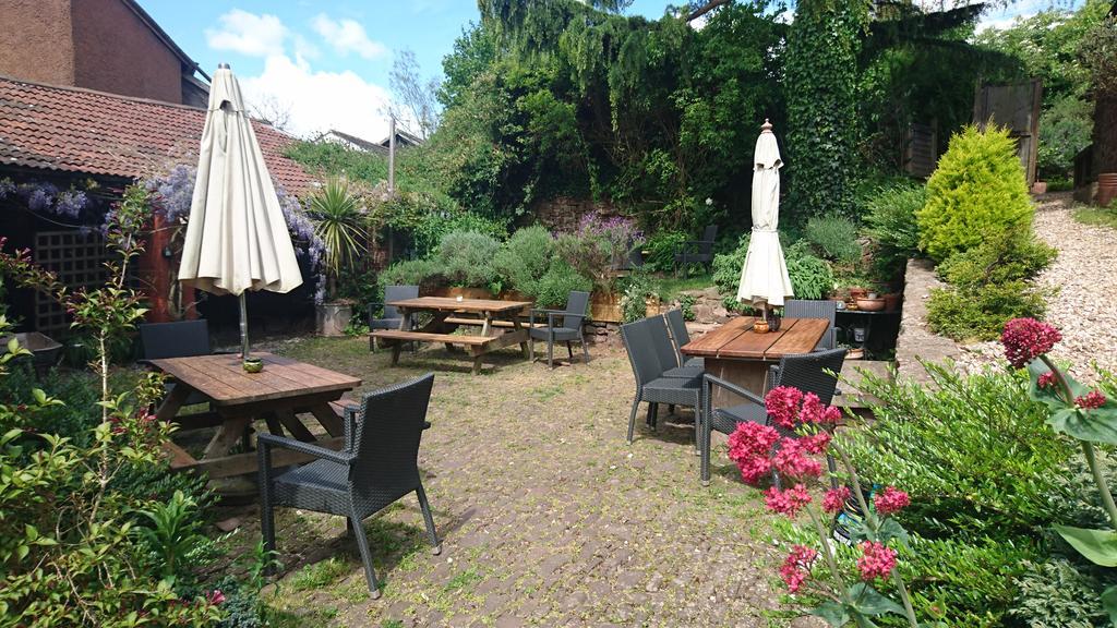 The Lamb Inn Crediton Esterno foto