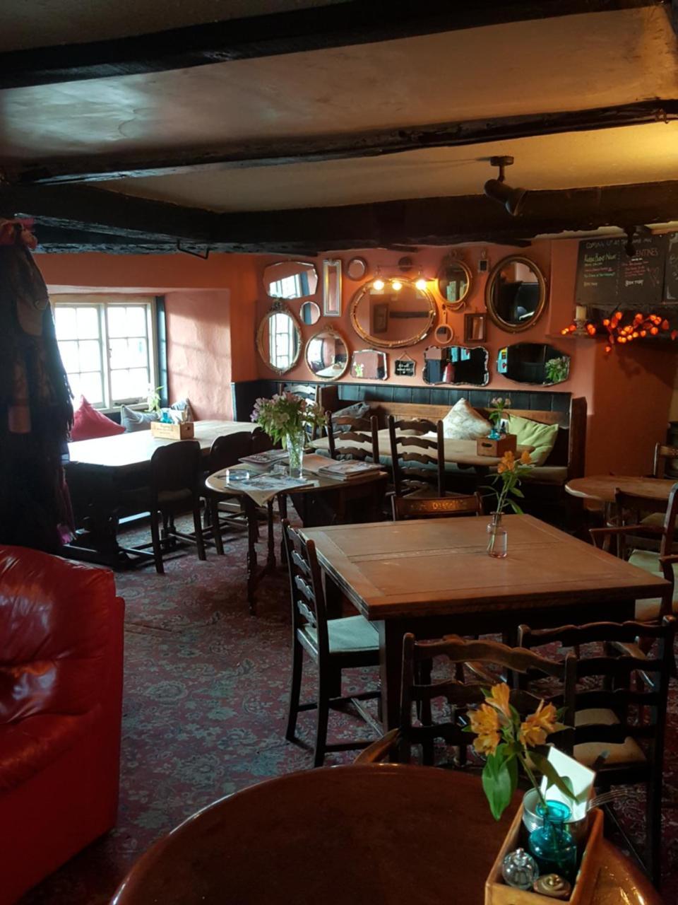 The Lamb Inn Crediton Esterno foto
