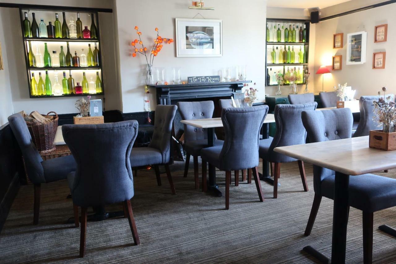 The Lamb Inn Crediton Esterno foto